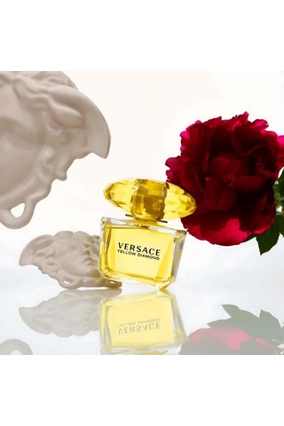 Versace Yellow Diamond Kadın Parfüm EDT 30 ML