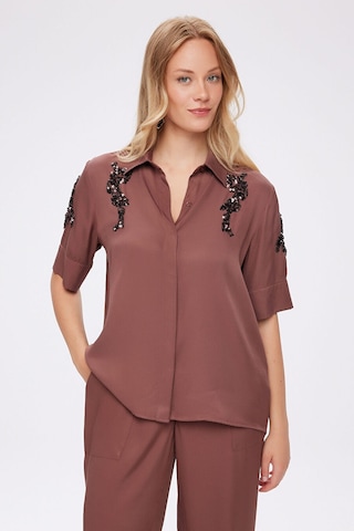 Faik Sönmez Payet Nakış Detaylı Rayon Viskon Kısa Kol Gömlek S26gml029 Us26gml02983 Koyu Kahve