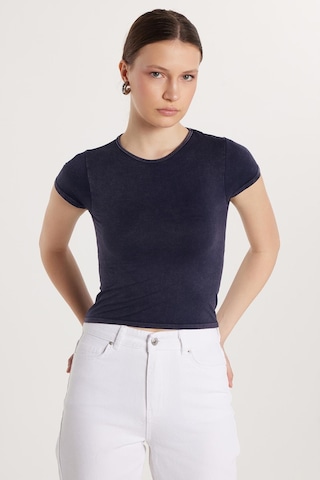 Tudors Kadın Slim Fit Dar Kesim Düz Basic Bisiklet Yaka Lacivert Tişört-33680 Lacivert