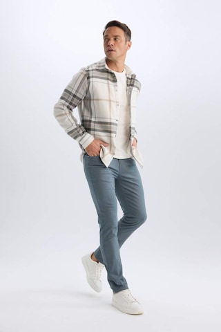 DeFacto Yazlık Chino Kanvas Pantolon Slim Fit Dar Kesim Cepli Dar Paça T1055AZ25SPNV71