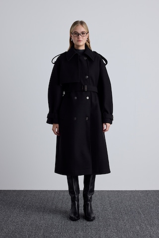 Apolet Detaylı Kaşe Kaban Siyah