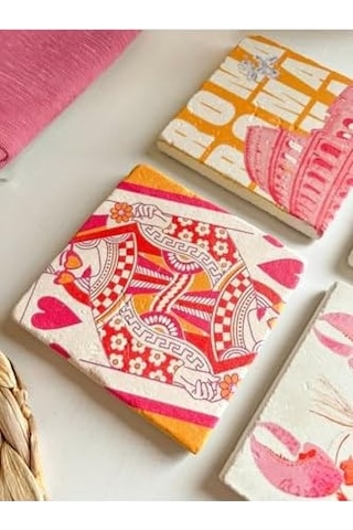Modern Art Tasarımlı Bardak Altlığı Roma, Pembe Ve Turuncu Kolezyum, İskambil Ve Motto Temalı 1