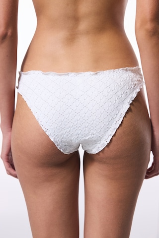 Penti Kırık Beyaz Arizona Fırfırlı Slip Bikini Altı