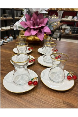 Çnr Home Collection Pandoranin Kutusu Porselen Tabakli Paşabahçe Bardakli Kirazli 6 Kişilik Çay Bardaği Seti Gold