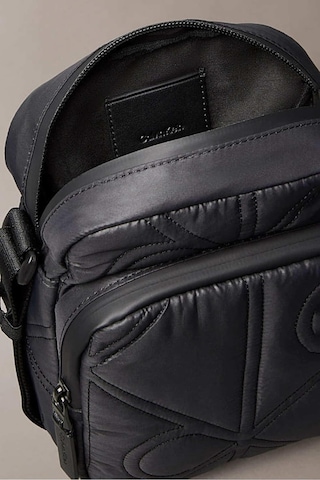 Calvin Klein Erkek Kapitone Desenli Fermuarlı Cepli Çapraz Vücut Çanta - Siyah-9976 Black