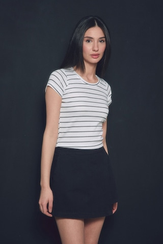 Fullamoda Gabardin Yandan Fermuarlı Şort Etek- Siyah 24YGB7114202576-Siyah