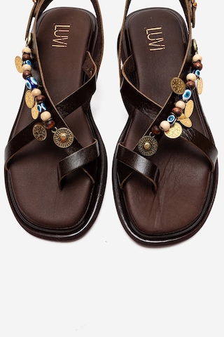 Luvishoes Hush Kahverengi Hakiki Deri Boncuklu Kadın Parmak Arası Sandalet