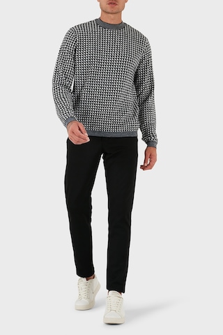 Emporio Armani Erkek Kazak Em001989 Af14199 Fc043 Beyaz - Siyah