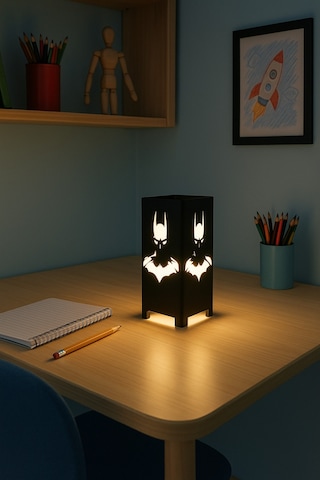 Süper Kahraman Batman Temalı Gece Lambası Figürlü Dekoratif Led Masa Lambası Batman