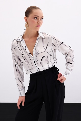 Sateen Yırtmaç Detaylı Gömlek - Ekru-136103 Ekru