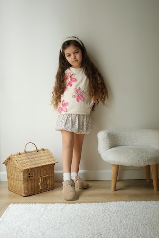 Kız Çocuk Tül Çiçek Aplike Detaylı Pamuklu Tshirt Gümüş Renk Detaylı Mini Balon Etek Altüst Takım Beyaz Pembe Beyaz - Pembe