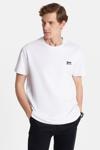 Tudors Relax Fit Rahat Kesim Pamuklu Ön Ve Arka Baskı Ve Nakış Detaylı Bisiklet Yaka Beyaz Erkek Tişört-34902 Beyaz
