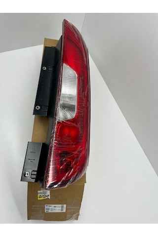 Stop Lambası Sağ Doblo 15 Yana Açılan Kapı 52044715 Stop Lambası Sağ Doblo 15 Yana Açılan Kapı 52044715