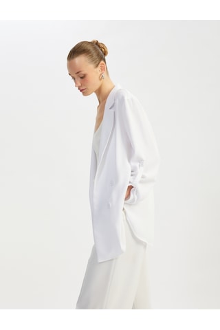 Koton Katlama Detaylı Krep Kumaş 3/4 Kol Kruvaze Uzun Oversize Blazer Ceket Kırık Beyaz 5sak50002ew Ekru