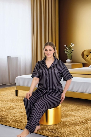 3dsepetim Büyük Beden Şık Tasarım Siyah Çizgili Düğmeli Kısa Kol Lüx Saten Pijama Takımı Siyah