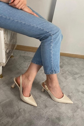 Preshley Kadın Motto Kıren Cilt Sivri Burun Arkası Acık 8 Cm Topuklu Ayakkabı Krem