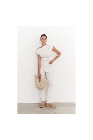 Mai Collection Mai Studios Co. Sona Beyaz Asimetrik Bluz Pantolon Takım Beyaz