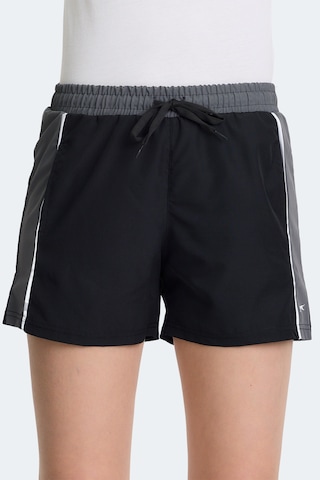 Slazenger Radek In Kadın Cepli Deniz Şortu Siyah Mayo Siyah