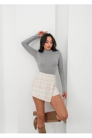 Femina Trendy İki Düğmeli Kaz Ayağı Desen Ch Kumaş Şort Etek Beyazturuncu H26414 Beyaz
