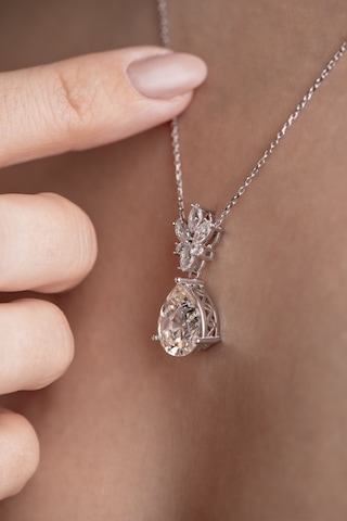 Beyaz Altın Sertifikalı Premium Created Damla Taşlı 5.06 Ct Effect Tektaş Kolye