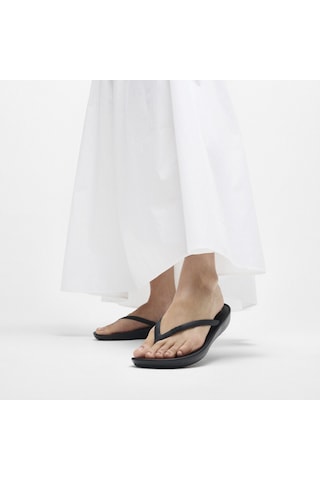 090 All Black Terlik Kadın Diğer E54-010 / 011/ 012 /090 Fitflop Iqushıon Ergonomic Toe-posts Siyah