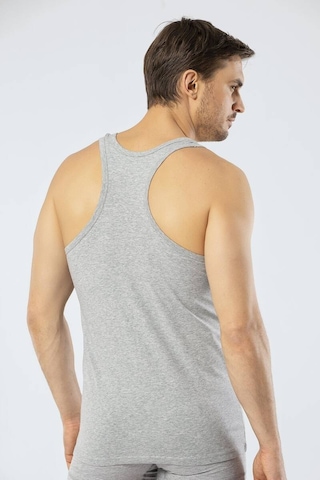 Cacharel Erkek Halter Yaka Spor Atlet 001
