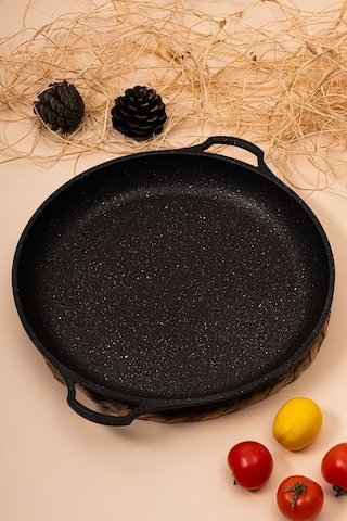 Çarşıdayız Siyah Renk 36 Cm 2 Kg Döküm Kavurma Saç Tavası Balık Tavası Siyah