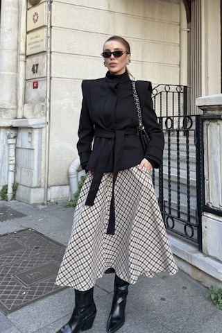 Bej Vatkalı Kuşaklı Kaşe Ceket - 1001 Siyah