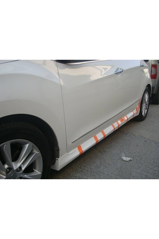Hyundai i30 (Plastik) Yan Marşpiyel