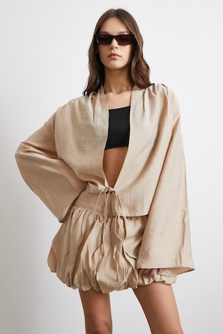 Geniş Kol Önden Bağlamalı Bluz Bej Bej