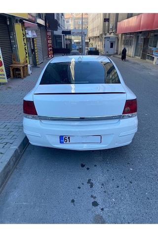 Opel Astra H Sedan Bagaj Üstü Spoiler Piano Black
