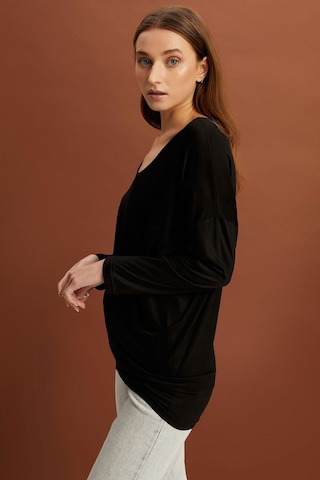 ALEXANDERGARDI V YAKA YARASA KOLLU BLUZ (B22-153100)