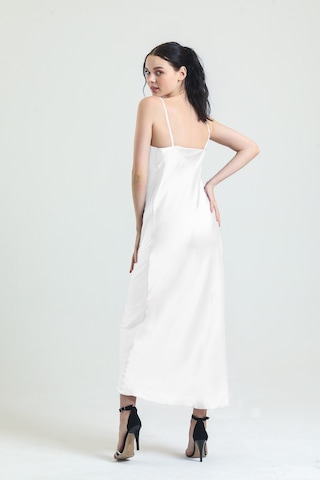 Magic Form 9790 Kadın Ekru Degaje Yaka Krep Saten Uzun Gecelik Ekru