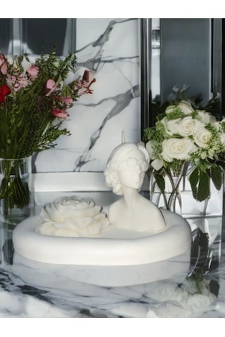 3 Lü Set Dekoratıf Tabak Çiçek Maskeli Kız Ve Şakayık Mum Çok Renkli
