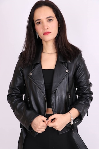 Siyah Hakiki Deri Yakalı Kemer Detaylı Spor Kısa Mont