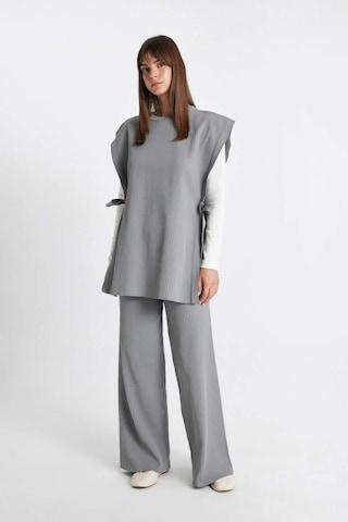 Defacto Relax Fit Triko Pantolon Beli Lastikli Basic Düz Geniş Paça Y1325AZ24AUGR422 Gri