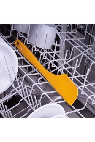 Lurch - Platin Silikon Hamur Kazıyıcı 28 Cm Sarı - Yanmaz, Yapışmaz, Bükülmez, Çizmez, Tat Ve Koku Bırakmaz - 240046