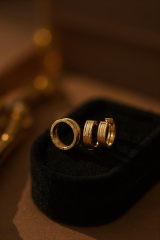 Altın Nesil - 14 Ayar Altın Yeşil Markalı Akordeon Model Yüzük Ve Küpe Seti