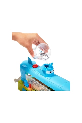 Cars HGV70 Cars Balina Araba Yıkama Oyun Seti