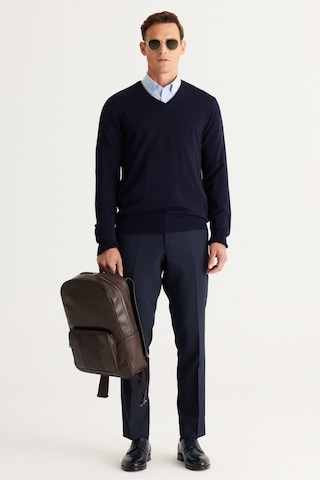 AC&Co / Altınyıldız Classics Erkek Lacivert Standart Fit Normal Kesim V Yaka Triko Kazak 4A4923100002LACL Lacivert