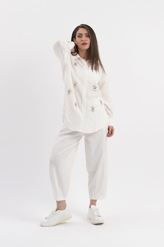 Yanı Yırtmaçlı Krinkıl Kumaş Göz Nakışlı Keten Gömlek - Ekru-ekru Ekru