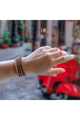 El Yapımı Şık Tasarım Kalın Dövülmüş Saf Bakır Bilezik Bakır Takı Bilekliği Işıklı Kutulu 4 Lü Set Bakır