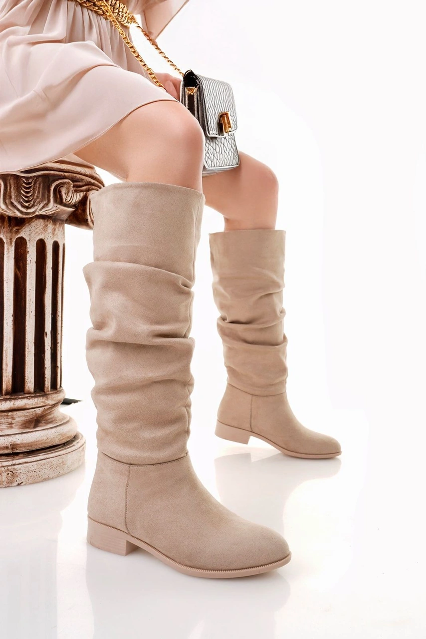 Winda Bej Süet Körüklü Çizme Göründüğü Gibi