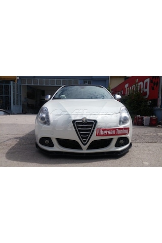 Alfa Romeo Giulietta Ön Tampon Lip -----fibersan Tuning