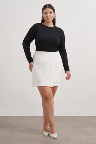 Myline Asimetrik Şort Etek-3353 Beyaz