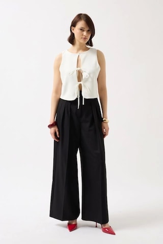 Defymoda Bağcık Detay Dekolte Bluz Beyaz