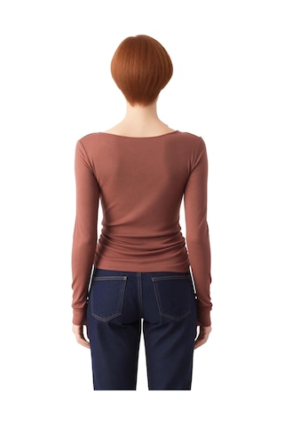 Ersefa Stil Kadın Fitted Vücuda Oturan Büzgü Drape Detaylı Esnek Bluz Cr Kahverengi