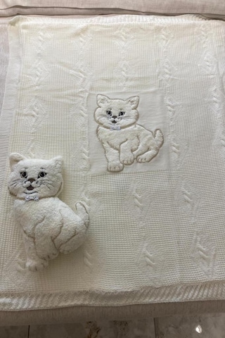 Oyuncak Hediyeli Bebek Triko Battaniye 90x90 Cm Krem Krem