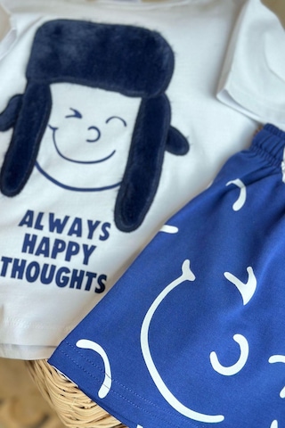 Erkek Çocuk 3d Peluş Nakış Uşanka Şapka Detaylı Pamuklu T-shirt Şort Alt Üst Takım Lacivert Ekru Çok Renkli