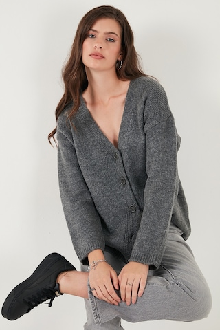 Lela Regular Fit V Yaka Düğmeli Triko Bayan Hırka 4616229 Antrasit